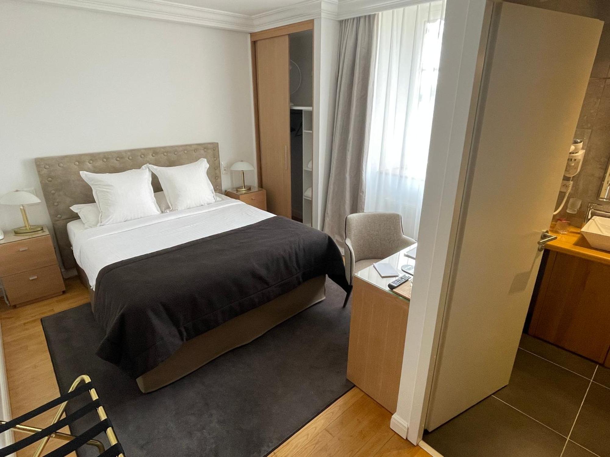 פונטורסון Hotel Victor Hugo מראה חיצוני תמונה