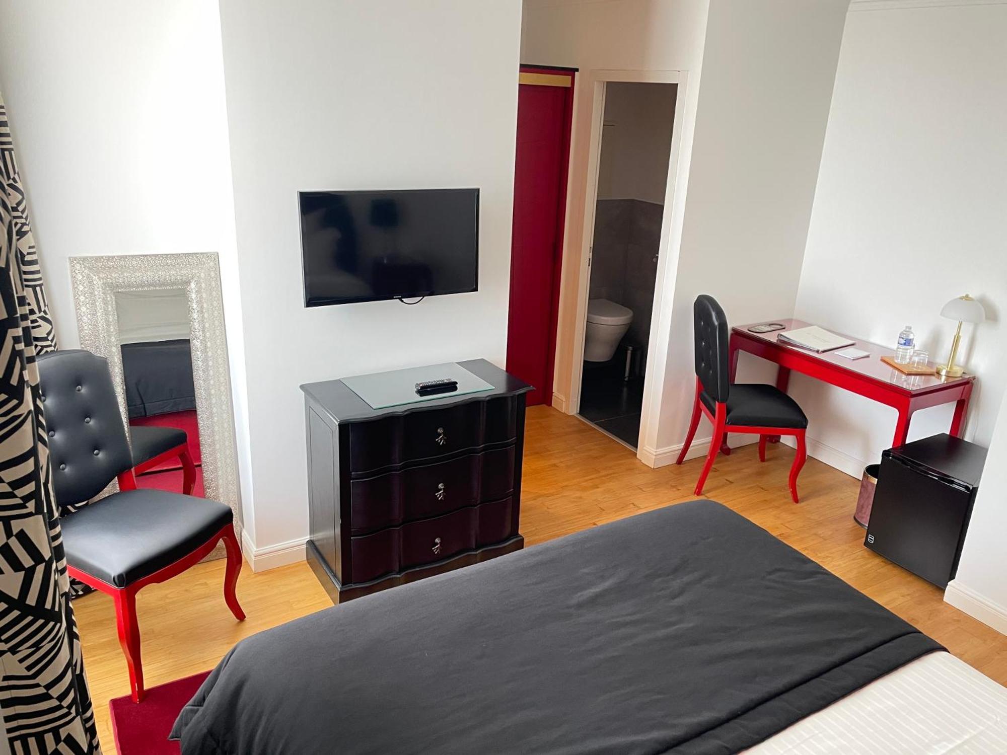 פונטורסון Hotel Victor Hugo מראה חיצוני תמונה