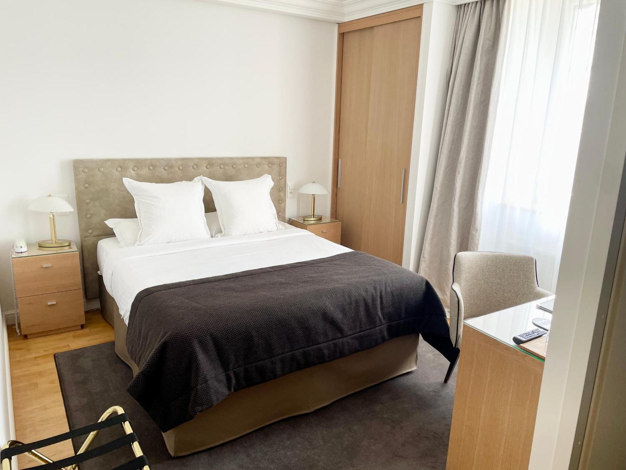 פונטורסון Hotel Victor Hugo מראה חיצוני תמונה