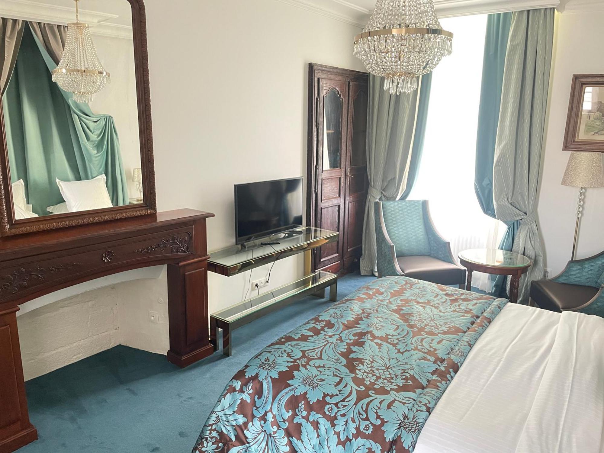 פונטורסון Hotel Victor Hugo מראה חיצוני תמונה