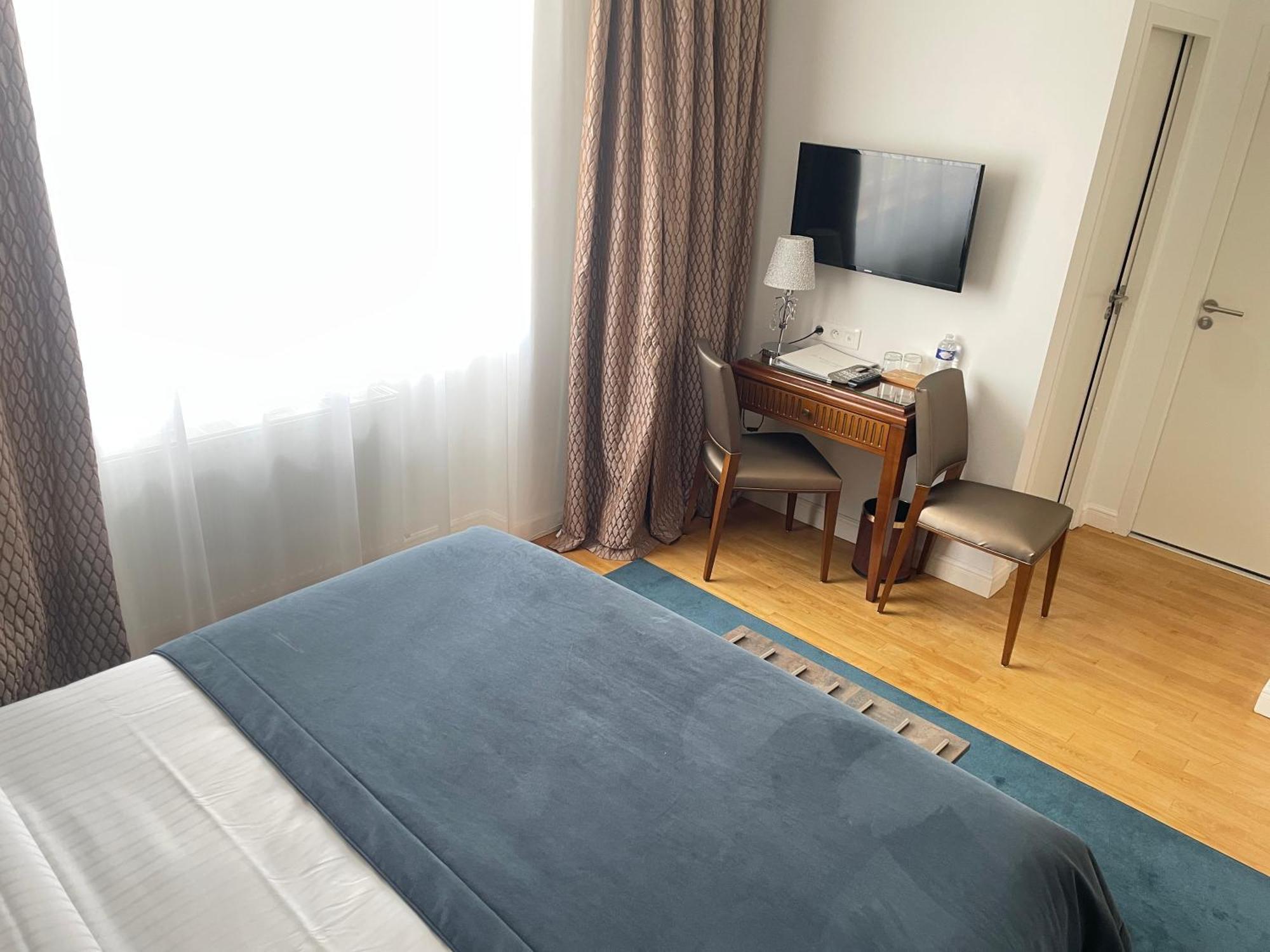 פונטורסון Hotel Victor Hugo מראה חיצוני תמונה